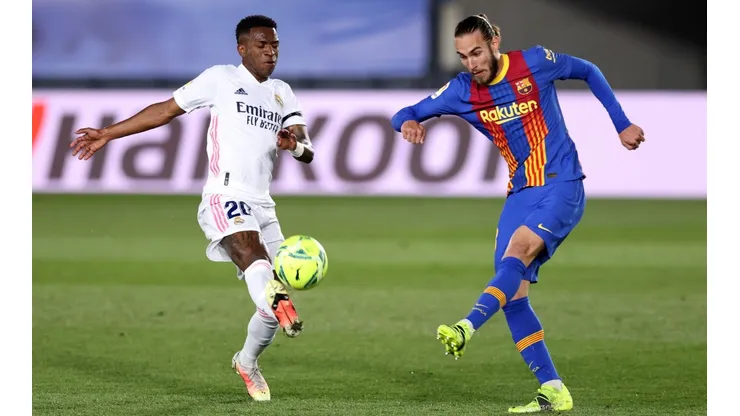 Real Madrid v FC Barcelona - La Liga Santander
