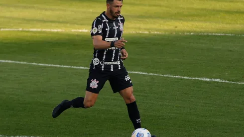 Santos v Corinthians - Brasileirao 2021