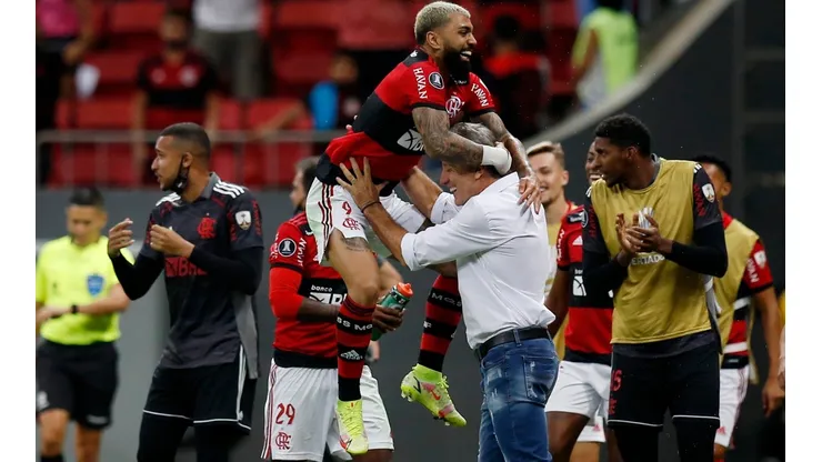 Flamengo v Olimpia - Copa CONMEBOL Libertadores 2021