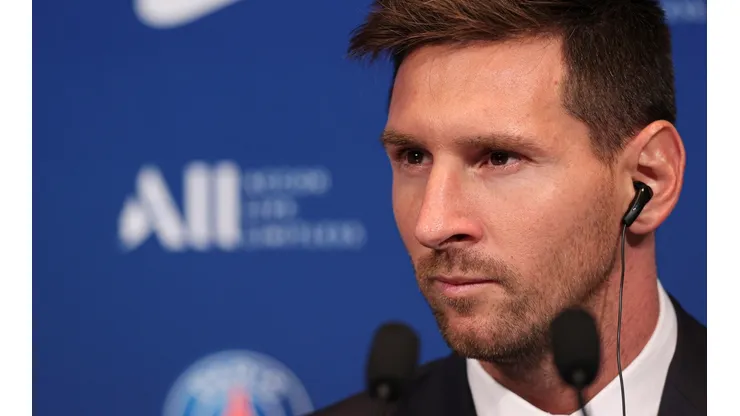 Lionel Messi - Presentation at Paris Saint-Germain