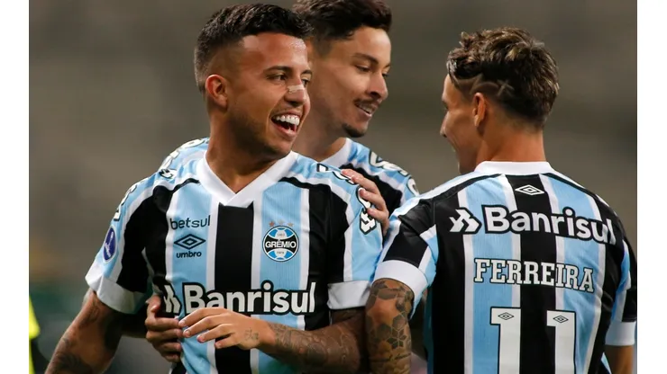 Gremio v Lanus - Copa CONMEBOL Sudamericana 2021