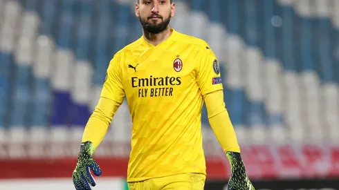 Crvena Zvezda v AC Milan – UEFA Europa League Round Of 32 Leg One