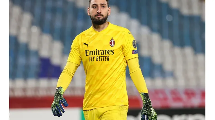 Crvena Zvezda v AC Milan - UEFA Europa League Round Of 32 Leg One