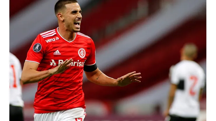 Internacional v Olimpia - Copa CONMEBOL Libertadores 2021