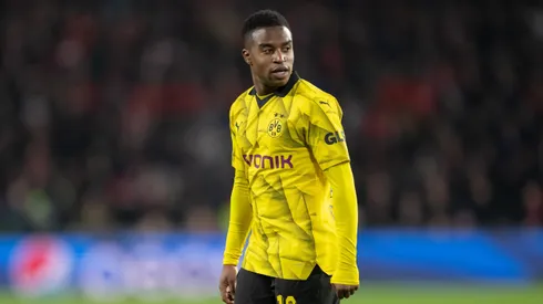 Chegou ao fim a passagem de Youssoufa Moukoko pelo Borussia Dortmund. (Photo by Christian Kaspar-Bartke/Getty Images)