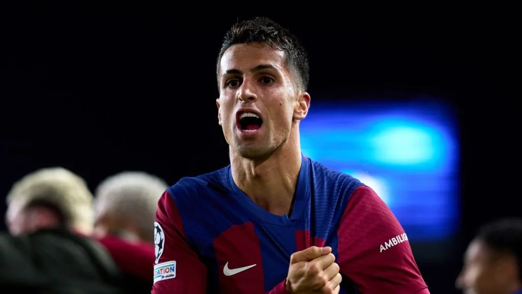 Barcelona: João Cancelo usa as redes sociais para dizer onde quer jogar