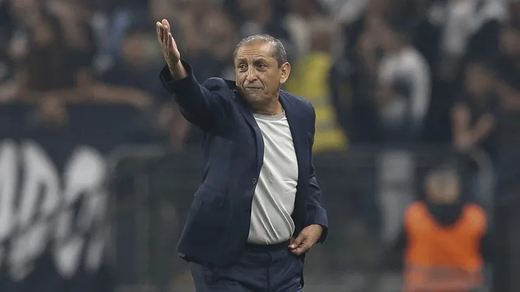 Ramón Díaz, técnico do Corinthians. (Photo by Miguel Schincariol/Getty Images)