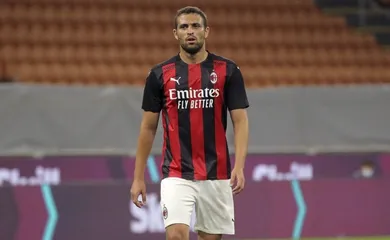 Léo Duarte quando atuava pela equipe do Milan