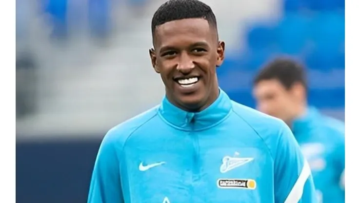 Robert Renan pode acertar com equipe da Premier League