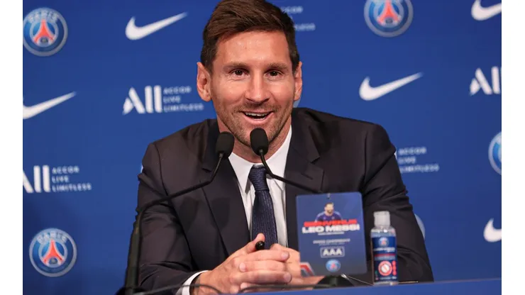 Lionel Messi - Presentation at Paris Saint-Germain