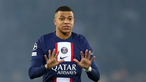 Mbappé disse que vai continuar no PSG