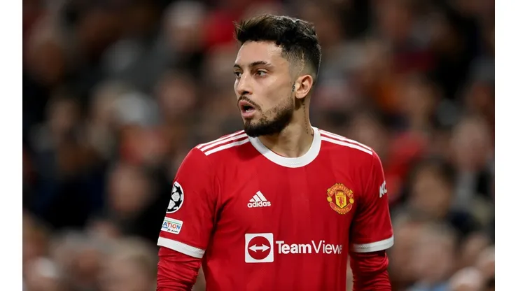 Alex Telles é um dos nomes que vão compor a barca do Manchester United na próxima janela