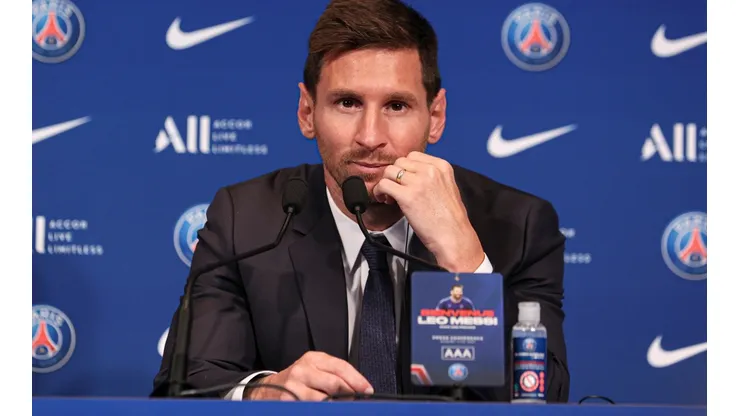 Lionel Messi - Presentation at Paris Saint-Germain