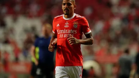 Gilberto se aproxima de gigante brasileiro