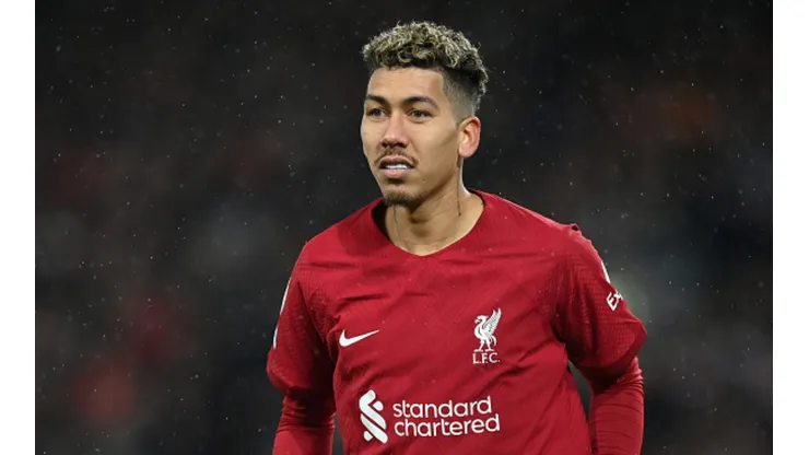 Há rumores que firmino possa assinar com diversos clubes.