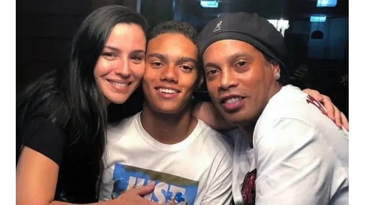Gigante do futebol europeu anuncia chegada de João Mendes, filho de Ronaldinho Gaúcho