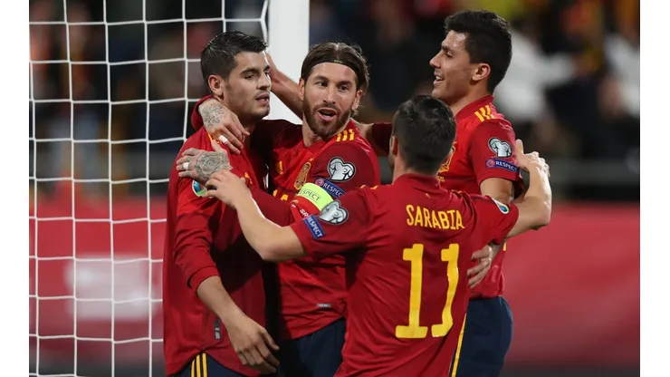 Idolo espanhol causa polêmica ao divulgar aposentadoria da Seleção