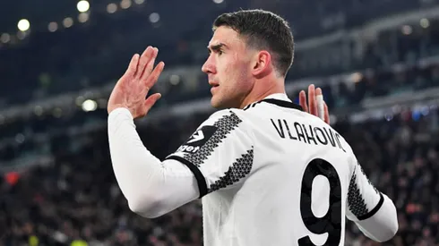 Vlahovic tem contrato com a Juventus até 2026.