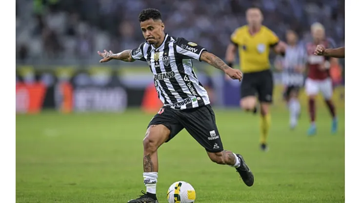 Allan é considerado um dos melhores meio-campista no futebol brasileiro atualmente.