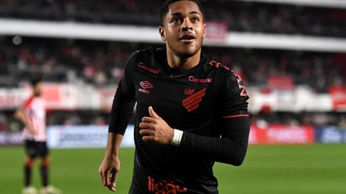 Vitor Roque pode deixar o Athletico Paranaense em breve