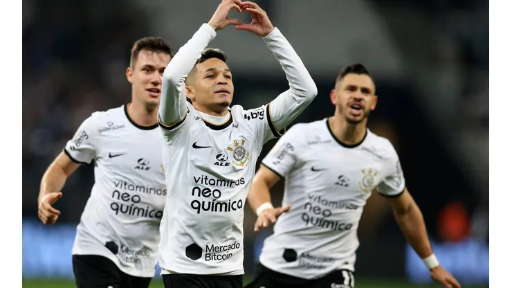Diretoria do Lyon quer jogador do Corinthians
