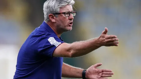 Diretoria do Santos se aproxima de novo reforço