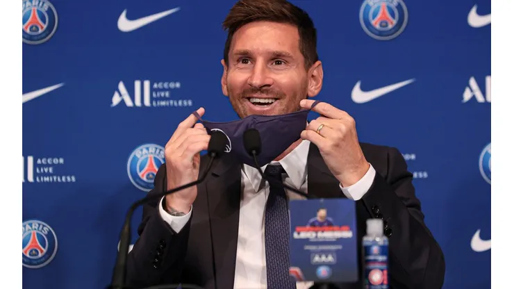 Lionel Messi - Presentation at Paris Saint-Germain