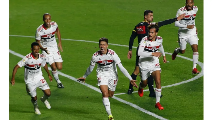 Sao Paulo v Gremio - Brasileirao 2021