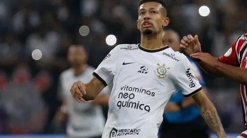 João Victor, em campo pelo Corinthians (Foto: Getty Images)