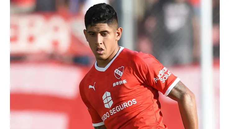 Alan Franco, em campo pelo Independiente (Foto: Getty Images)