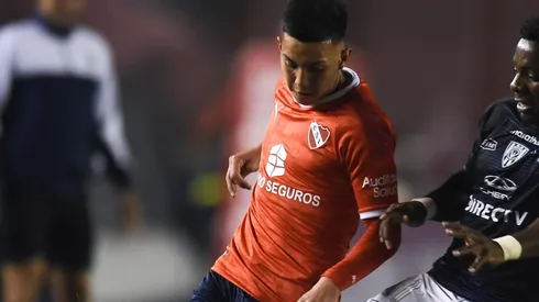 Alan Franco, em campo pelo Independiente (Foto: Getty Images)