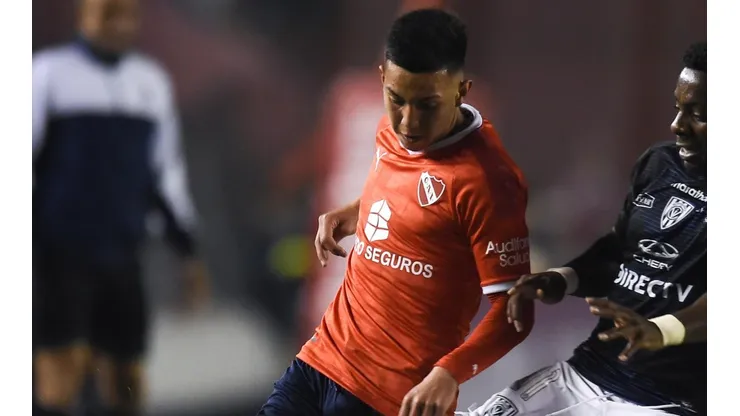 Alan Franco, em campo pelo Independiente (Foto: Getty Images)