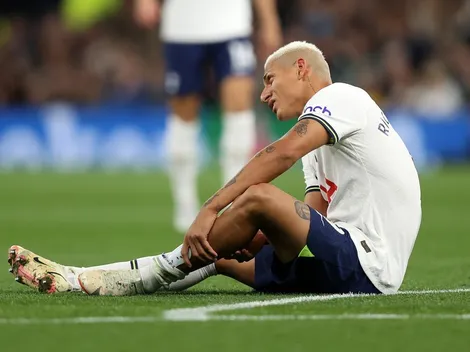 Richarlison: Treinador diz quanto tempo atacante ficará fora por lesão