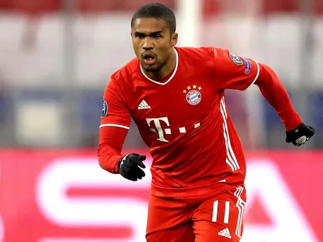 Alvo do Flamengo, Douglas Costa se encontra com dirigente importante no Rio de Janeiro