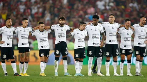 Jogadores do Corinthians perfilados (Foto: Getty Images)
