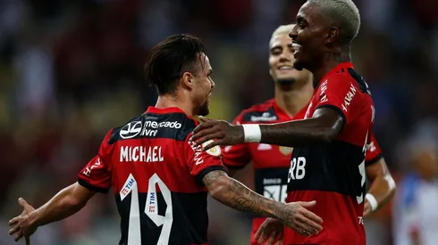 Jogadores do Flamengo comemoram gol (Foto: Getty Images)