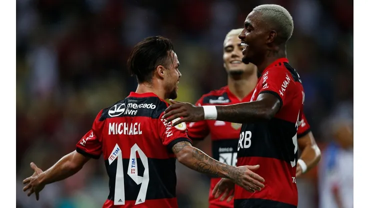 Jogadores do Flamengo comemoram gol (Foto: Getty Images)