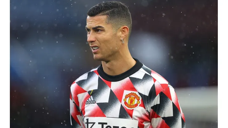 Aston Villa v Manchester United - Premier League