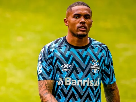 Douglas Costa se declara a gigante brasileiro e pode se transferir no futuro