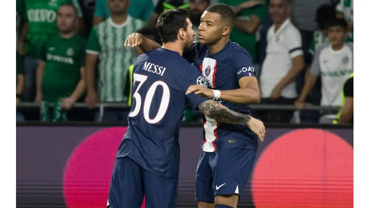 Messi e Mbappé comemoram gol pela Champions League (Foto: Getty Images)