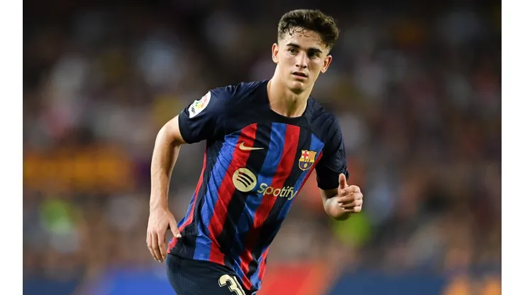 Gavi, meio-campista do Barcelona, renovou contrato até 2026