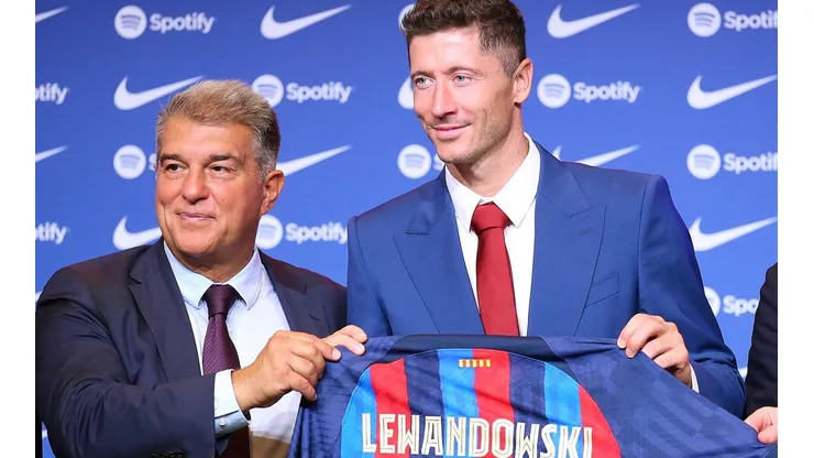 FC Barcelona Unveil New Signing Robert Lewandowski