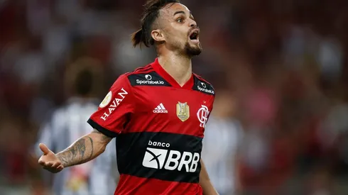 Michael comemora gol com a camisa do Flamengo (Foto: Getty Images)