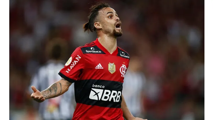 Michael comemora gol com a camisa do Flamengo (Foto: Getty Images)