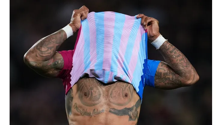 Memphis Depay coloca condição para deixar o Barcelona