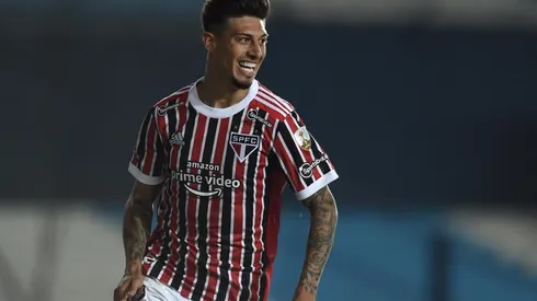 Rigoni comemora gol com a camisa do São Paulo (Foto: Getty Images)
