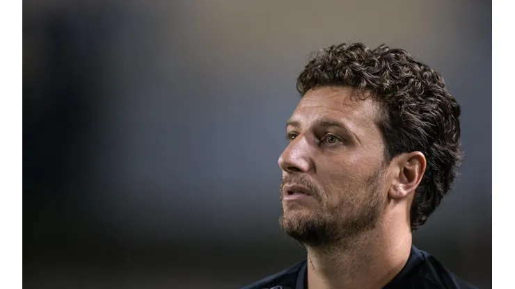 Elano foi confirmado como novo treinador do Náutico