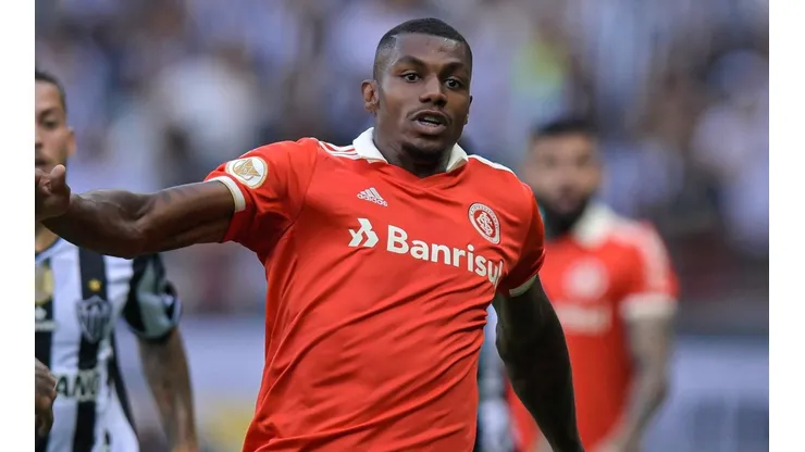 Wesley Moraes, em campo pelo Internacional (Foto: Getty Images)