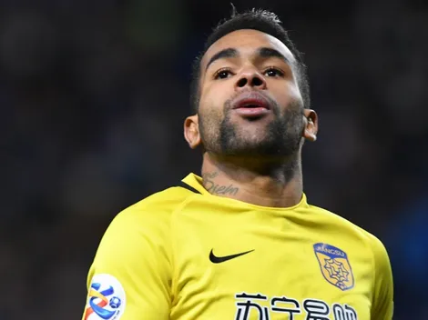 Gigante carioca marca reunião e pode fechar com Alex Teixeira