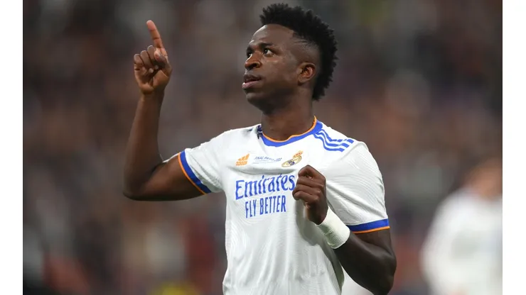 Vini Jr vai renovar com o Real Madrid até 2027
